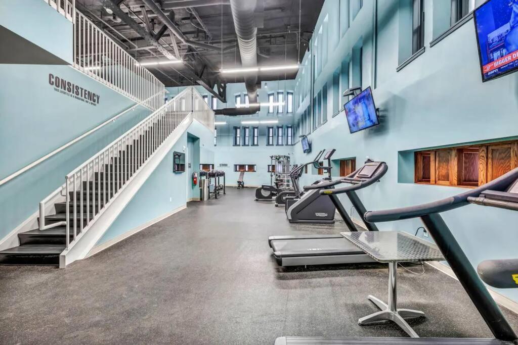 2Br Unit In The Heart Of Dt On Playhouse Square, With Pool And Gym Access-1106 Apartment Cleveland Ngoại thất bức ảnh